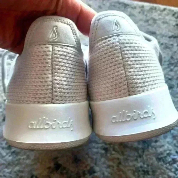 Allbirds Women's White Tree Runner Kaikoura White Sustainable Sneaker 9 - Picture 16 of 16